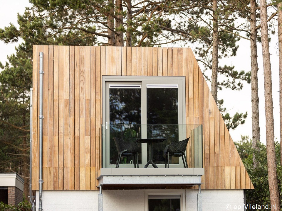 Tinyhouse bij de Kluut, on holiday on Vlieland