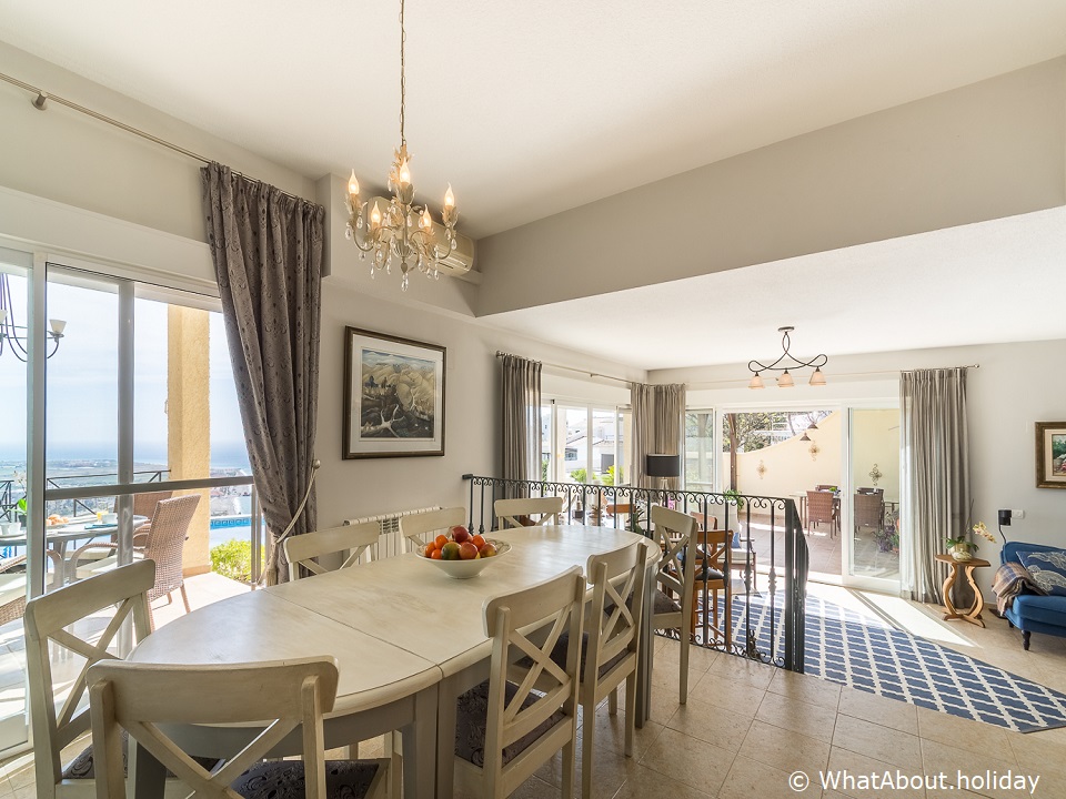  Villa Aura