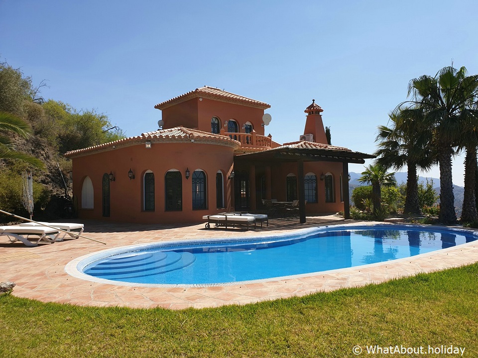 Casa Castillo, Combine working online with a wonderful holiday