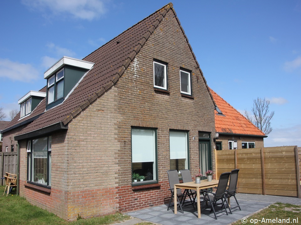 Lastminute Uuthof, Voorhuis